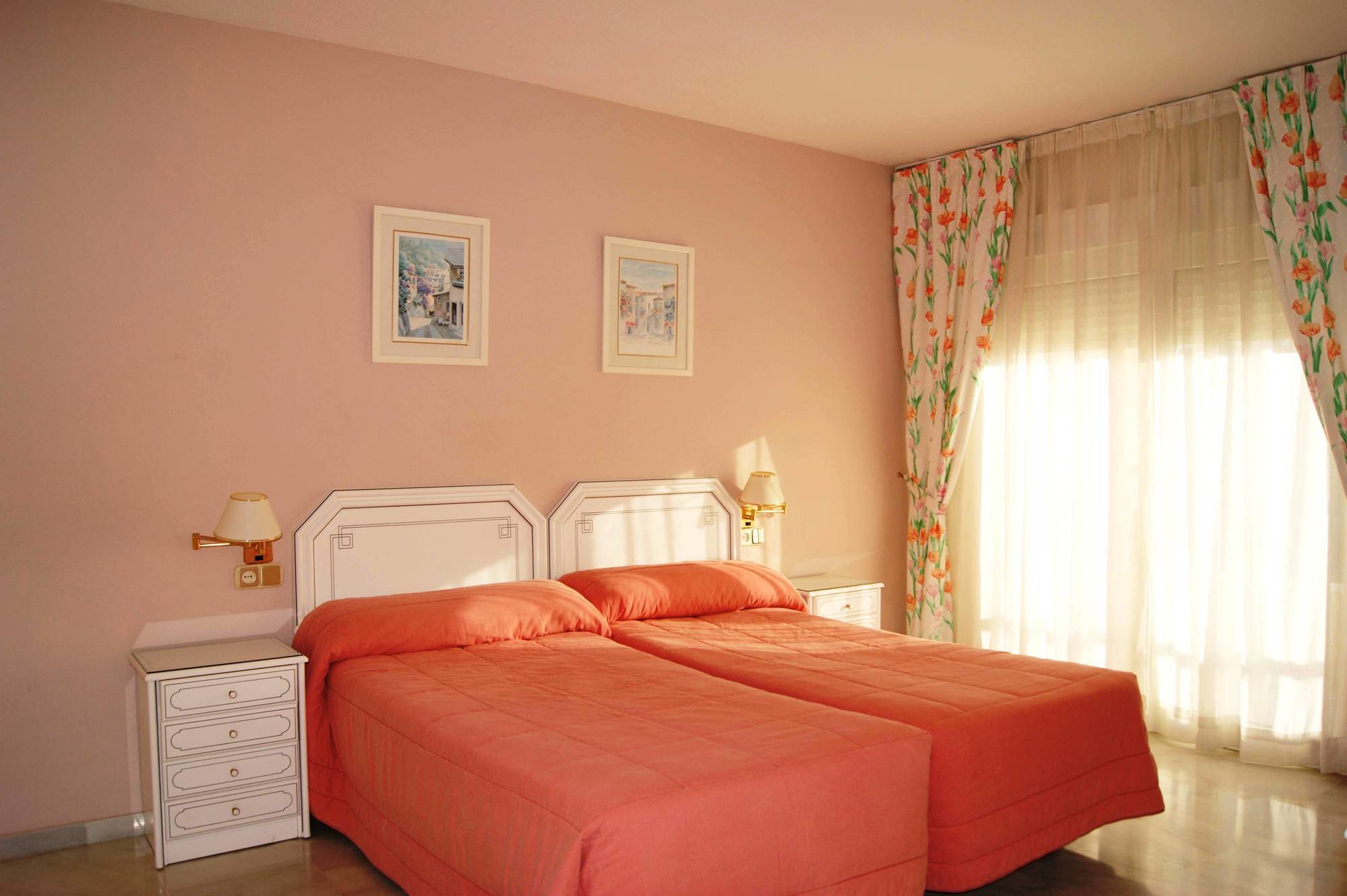 Apart-hotel First Flatotel International