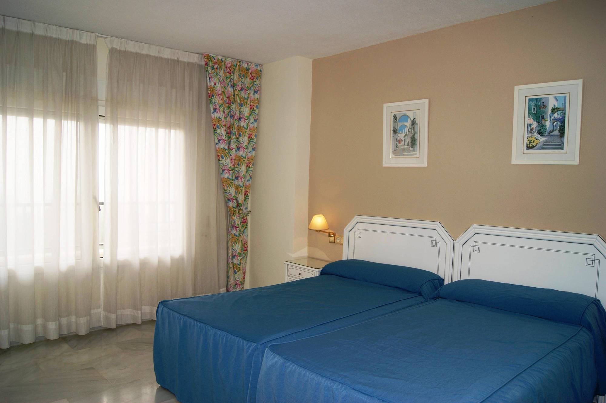 Apart-hotel First Flatotel International